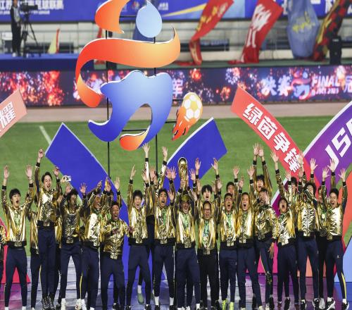 從“村超”到“蘇超”，草根聯(lián)賽點(diǎn)亮中國足球新未來