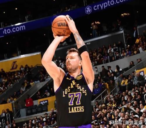 湖人無(wú)愧猛龍克星，詹姆斯東契奇維持基本盤，但兩內(nèi)線更顯高效