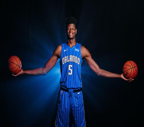 確定！正式簽約，2米13臂展6號(hào)秀重返NBA，27歲啊，還能搏一搏