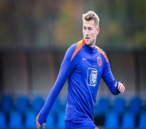 德利赫特：沒(méi)想到上個(gè)月沒(méi)被荷蘭征召我現在感覺(jué)狀態(tài)非常好