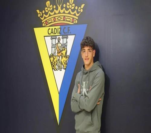 每體：巴薩密切關(guān)注加的斯小將羅薩多，已聯(lián)系其核心團隊