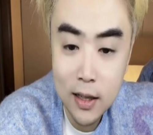 這都能留隊嗎朱開直播爆料：BLG.ON確認留隊左手還沒定BLG沒中野