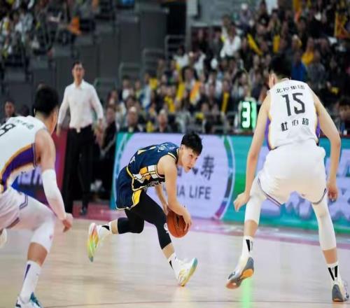 廣東隊(duì)被絕殺再收兩大壞消息，杜鋒坑了徐杰，球迷憤怒