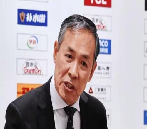 北京隊(duì)二連敗，許利民怒斥球星耍大牌，媒體人扒周琦懟主教練言論