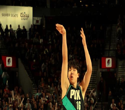 楊瀚森力壓競爭對手王者歸來但仍有兩大短板需補(bǔ)齊,將來有望首發(fā)