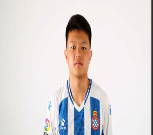 楊希接近加盟上港！媒體人社媒透露俱樂部最新引援動(dòng)態(tài)，值得期待