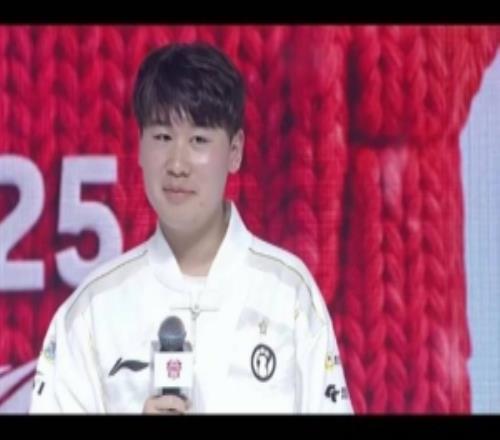 wei：我覺得嘎子應(yīng)該會(huì)贏下湯圓還是更想跟JDG交手