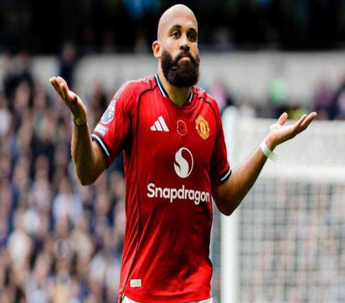 近4場比賽為曼聯(lián)打進(jìn)4球，姆伯莫社媒繼續(xù)曬攤手照