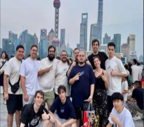 已經(jīng)抵達上海！MKOI官方分享戰(zhàn)隊在東方明珠前的合照