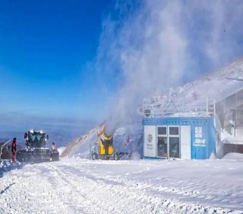 國家高山滑雪中心“雪飛燕”今冬將有序開放13條專業(yè)雪道