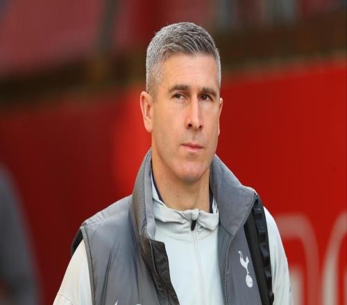 官宣！國安新帥到位，44歲前熱刺教練上任，仿照海港建隊(duì)