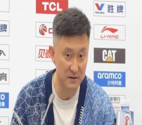 杜鋒：防守有太多次被對(duì)手一步過掉上籃，我覺得這實(shí)屬不應(yīng)該