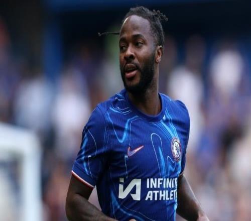 記者：斯特林在跟切爾西談未來，他可能解約