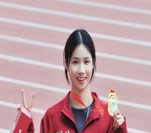 又美又強(qiáng)！邵雨琪奪冠，她還是清華研究生