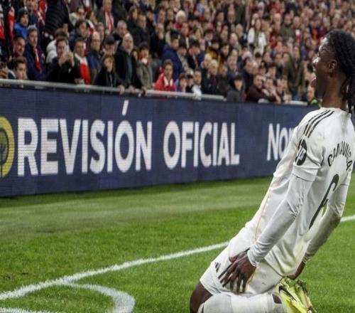 阿斯：由于巴爾韋德要踢右后衛，卡馬文加將回到首發(fā)中場(chǎng)位置