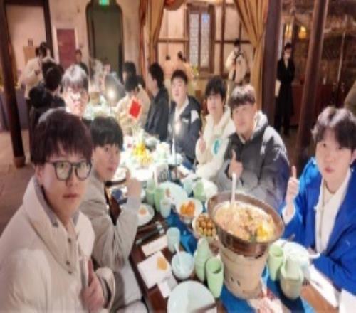 時隔七年iG再度殺入德杯決賽他們曾在當(dāng)時的S8賽季中奪得世界冠軍