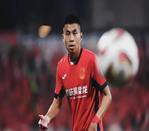 綠茵場(chǎng)上的重慶守望者！黃希揚，一位老將的足球人生與精神圖騰！