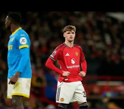 齊爾克澤1球1助攻，曼聯(lián)11戰(zhàn)平狼隊，中場徹底失控，結果很合理