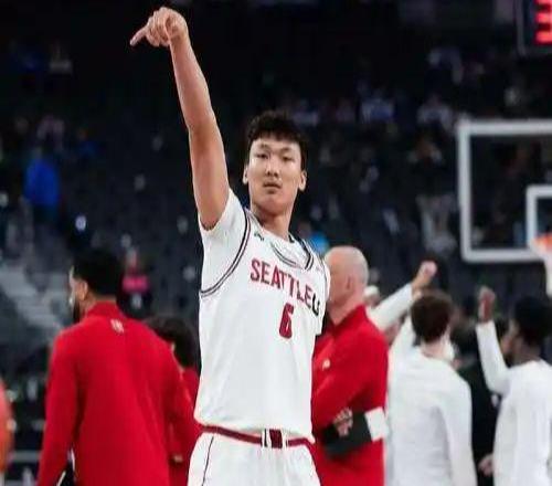 0分2板3犯4失誤！20歲國產(chǎn)內(nèi)線在NCAA迷失了，余嘉豪懂他的感受