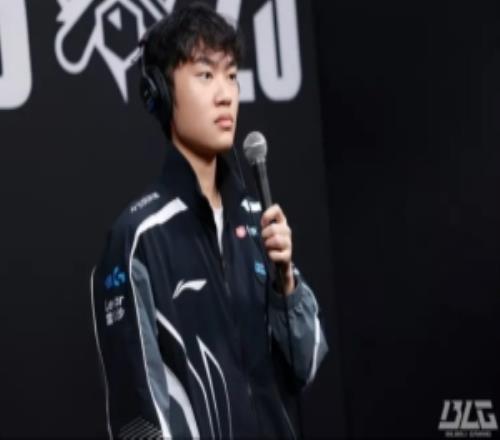 涵藝：左手曾放棄三年1.5E和隊(duì)友再戰(zhàn)一年，沒落筆前一切皆有可能