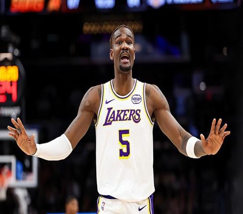 球權越來(lái)越少，湖人內線(xiàn)大將的場(chǎng)上表現似乎也是越來(lái)越消極了