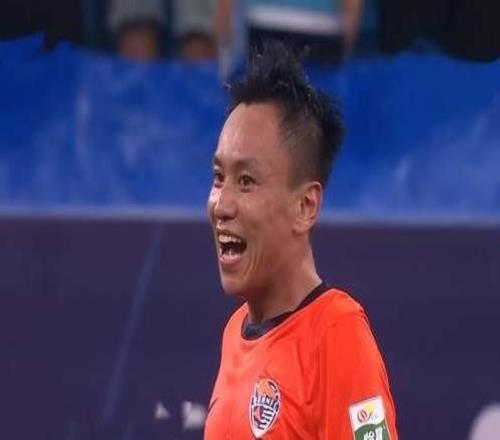 海牛核心被挖角，5名外援1個不剩，沒了李霄鵬，難從泰山隊獲支援