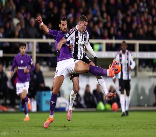 尤文圖斯戰(zhàn)平佛羅倫薩，斯帕萊蒂撓光頭！爭(zhēng)冠雄心被現(xiàn)實(shí)擊碎！