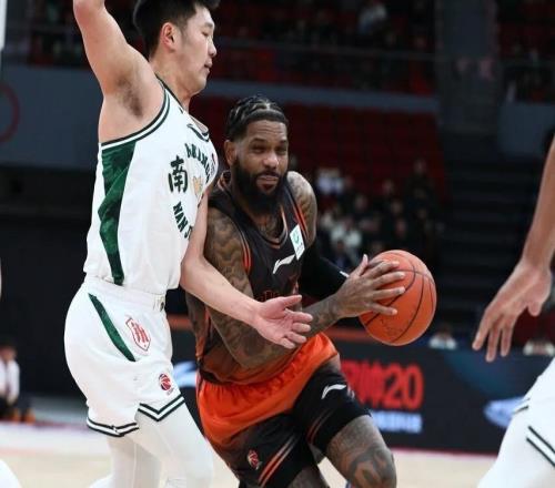 山東男籃再戰(zhàn)吉林，頭腦清醒比什么都重要，鮑威爾當(dāng)棄則棄