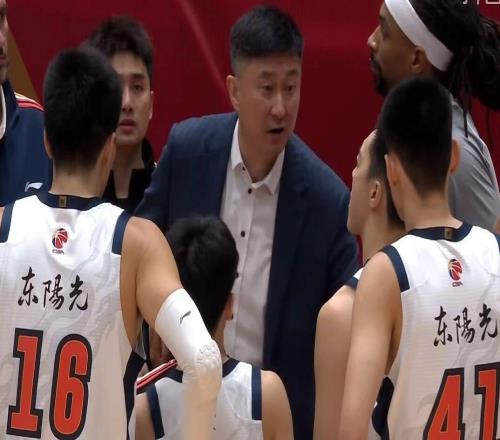 廣東男籃聯(lián)盟第一，廣廈送北京賽季首敗，山東爆冷，CBA最新排名