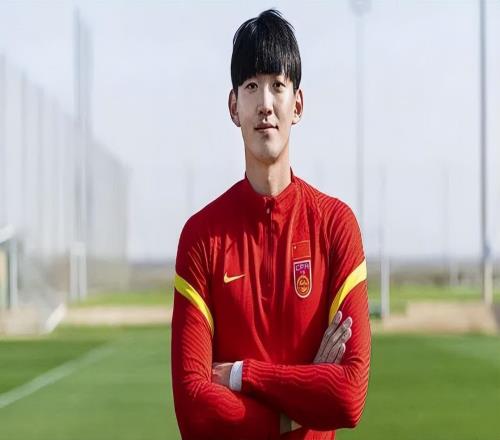 魯能2026賽季主力門將人選敲定！韓鵬曾對(duì)他贊不絕口，值得期待