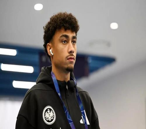 圖片報(bào)：曼聯(lián)、曼城&阿森納在關(guān)注法蘭克福后衛(wèi)納撒尼爾布朗