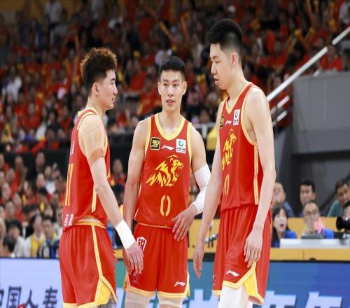 不比周琦差！遼籃舊將拿16個(gè)籃板，幫廣廈連克北京，楊鳴看走眼