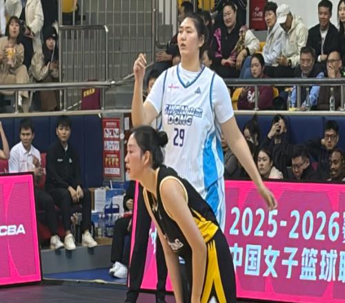 超級(jí)大冷！廣東女籃遭山東終結(jié)開(kāi)局14連勝?gòu)堊佑顝?fù)出10+2+3帽
