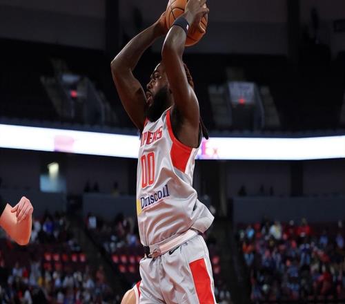 漸入佳境！側(cè)翼新援在火箭二隊在攻防兩端都刷出了很高的存在感