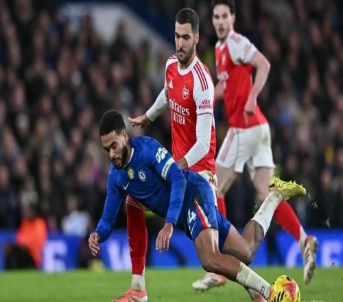 英超能攔住“槍手”的只有“藍(lán)軍”，十人切爾西1：1阿森納