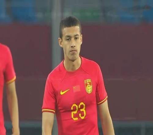 依木蘭光折返跑了，泰山中場雙星技術流韓鵬帶隊踢三鎮(zhèn)轉正之戰(zhàn)