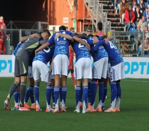 11場(chǎng)不??！科莫的藍(lán)色風(fēng)暴正席卷亞平寧，21歲超級(jí)新星霸榜意甲