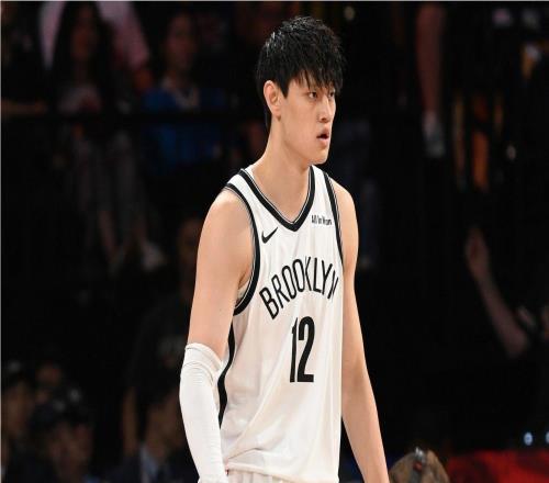 媒體人：NBA殘酷如原始森林，期待曾凡博周日能獲得更多機(jī)會(huì)