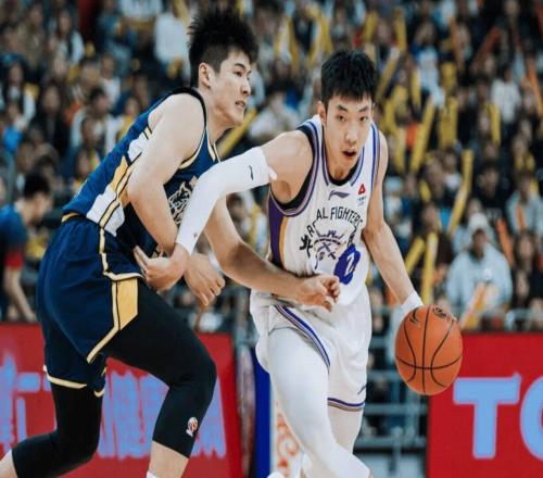 這才是CBA頂級(jí)球星！不給外援自己打，末節(jié)連得12分+壓哨絕殺