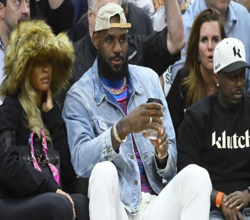 詹姆斯經(jīng)紀(jì)人里奇保羅談最近曝光的湖人老板，與詹姆斯的矛盾