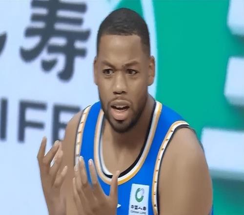 布朗殺瘋，反觀北京外援太拉！杰曼包夾就崩，斯佩爾曼一塌糊涂！