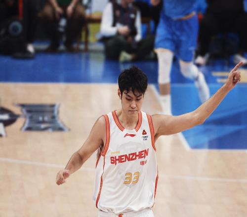 三分絕殺！中國男籃又一21歲前鋒崛起：場均17+6，郭士強重用他
