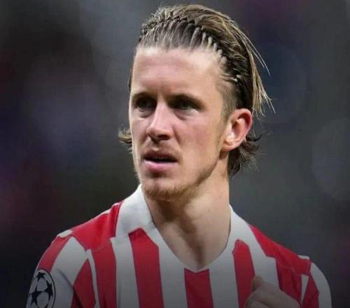 曼聯(lián)冬窗簽中場恐只有一人可選！三大目標難買，不是天價就是太差