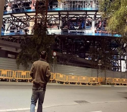 重返諾坎普！梅西引爆足壇，巴薩官方表態(tài)，四大阻力讓其難回西甲