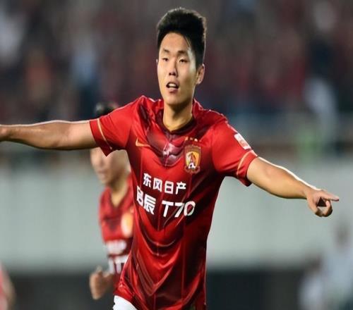 昔日恒大關(guān)系戶效力河南8年，已成大腿級人物，32歲依然得到續(xù)約
