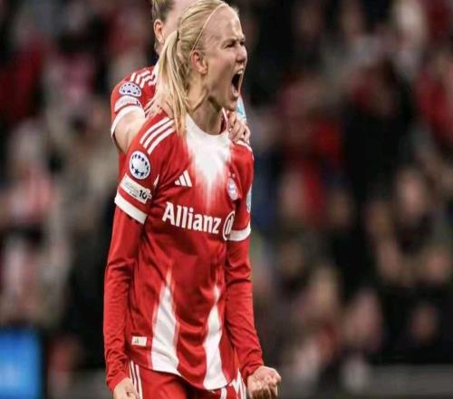 女足歐冠聯(lián)賽階段第3輪拜仁慕尼黑32逆轉(zhuǎn)擊敗衛(wèi)冕冠軍阿森納