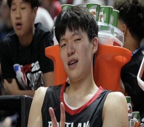 央視名嘴韓喬生：楊瀚森成神了，第三節(jié)直接“天神下凡”