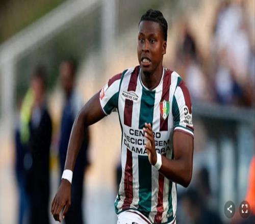 穆里尼奧與加拉塔薩雷在左路掐架，先隔空對(duì)戰(zhàn)搶人，再做轉(zhuǎn)會(huì)生意