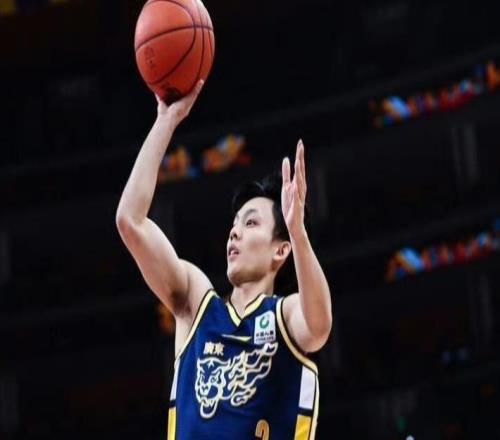 烽火連天！CBA爭冠格局上演巔峰對決，四強(qiáng)逐鹿誰主沉浮