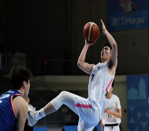 全運會場均42分！18歲新星簽林葳經紀公司，球迷：怎么不找富保羅